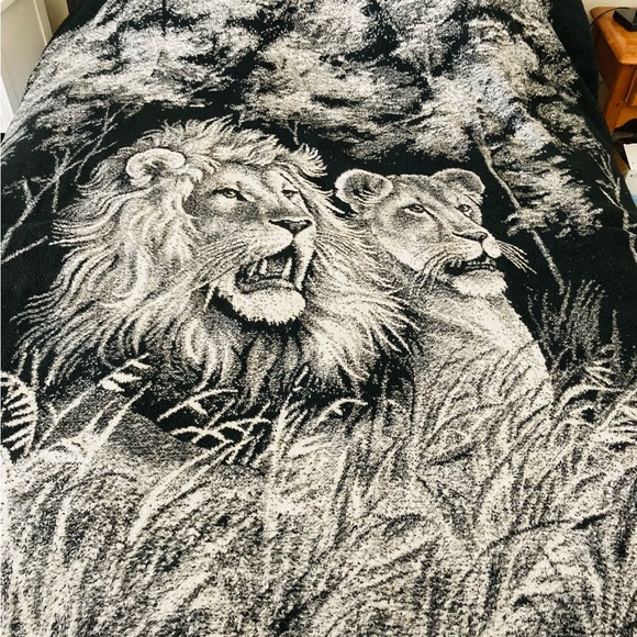 san marcos Bedding San Marcos Blanket Lion Lioness Reversible Black